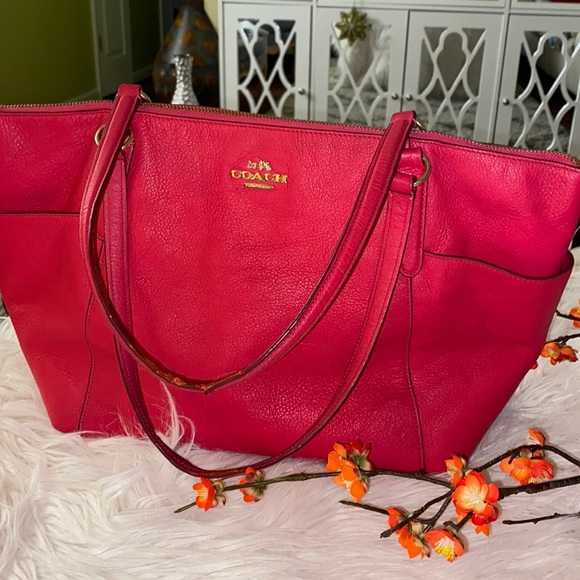 Coach Handbags - COACH leather purse